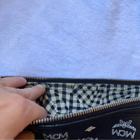 MCM Visetos Signature Logo Small Clutch Pouch Wristlet Purse Black & White - Picture 12 of 15